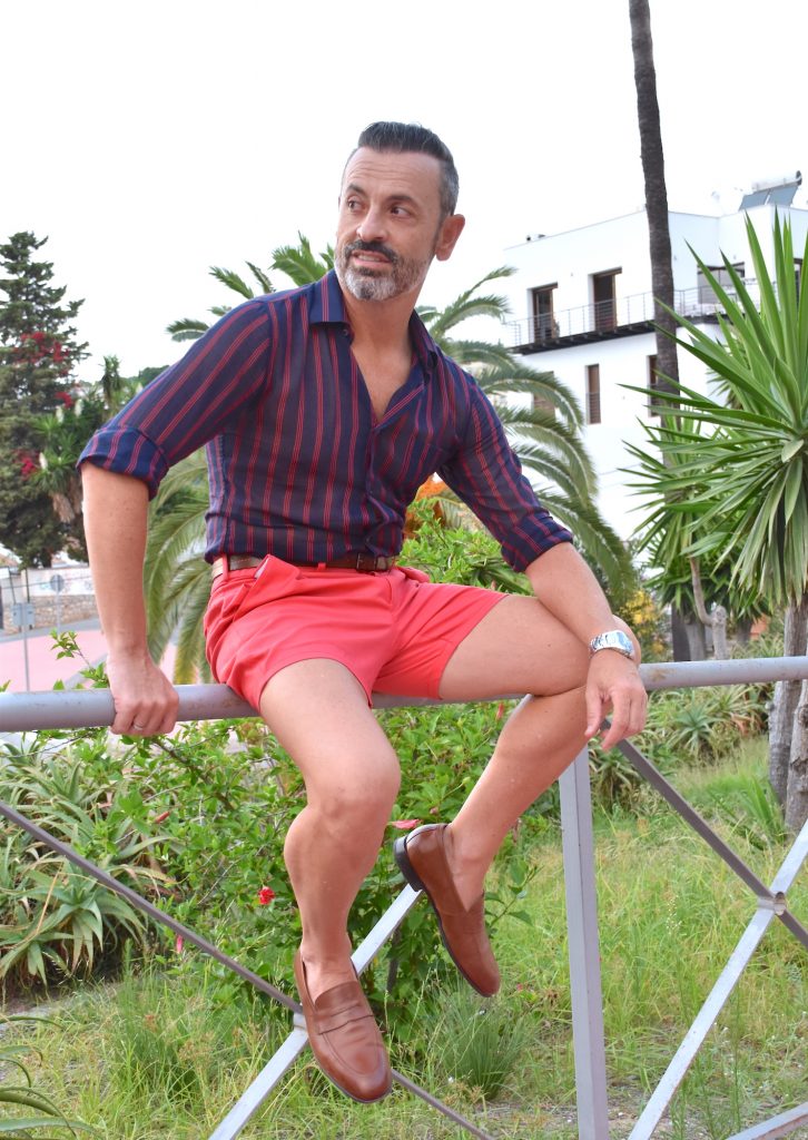 moda hombre verano pantalon corto coral loafers marrones camisa rayas