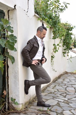 moda hombre maduros chaqueta marron cuero botas marrones