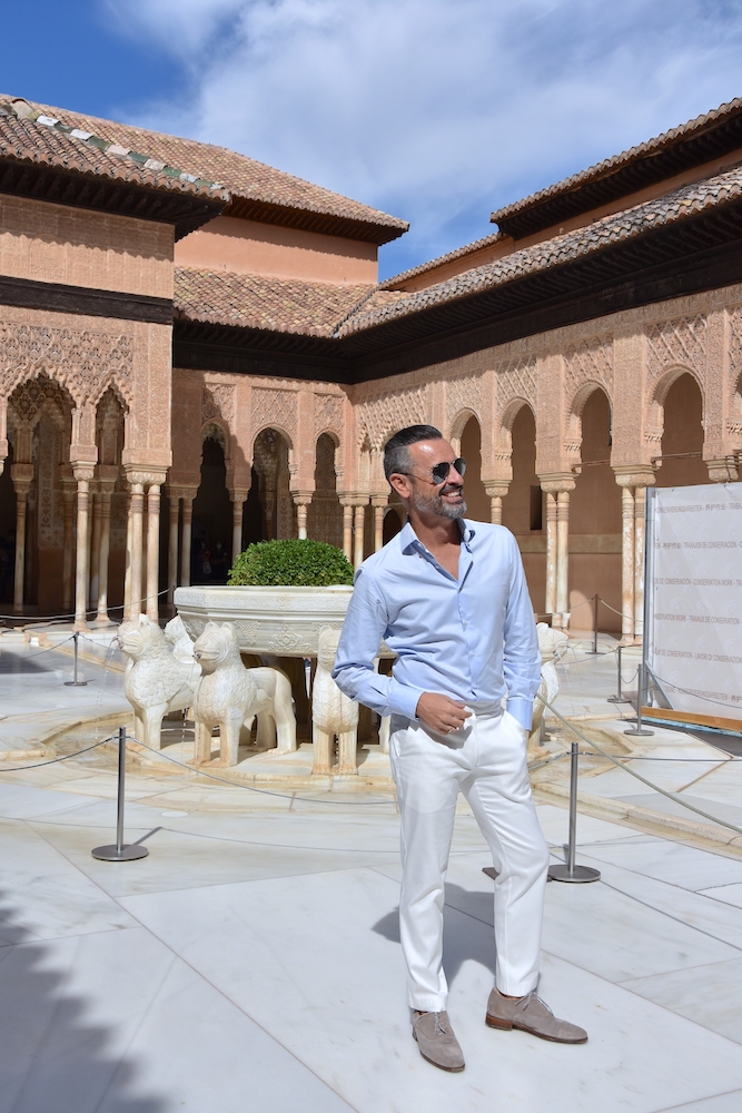 granada alhambra men outfit white trousers suede shoes blue shirt