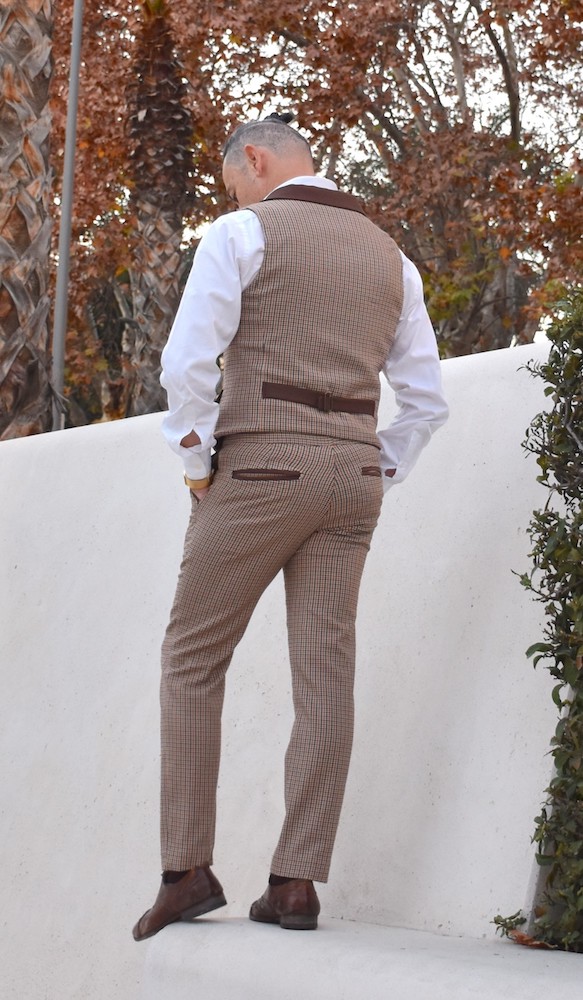 estilo casual elegante hombre moda chaqueta cuero chaleco