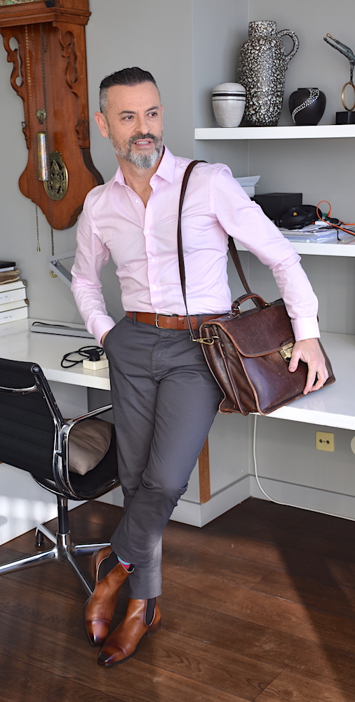 moda hombre oficina trabajo botas chelsea pantalon gris